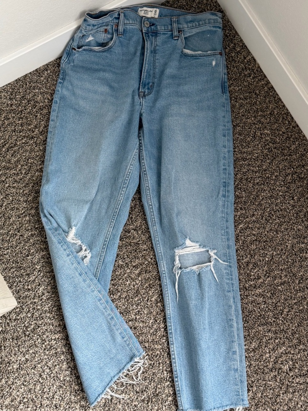 Abercrombie High Rise Jeans - Picture 3 of 5